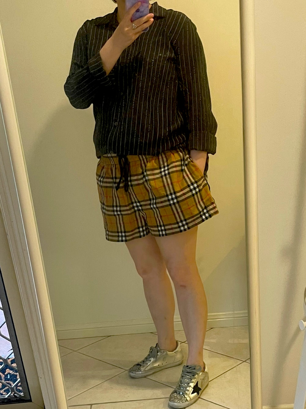 【Precious掲載】BURBERRY チェックシルクブレンド カーゴパンツ バーバリー“淡いデイジー模様”を描いたコートやバーバリー