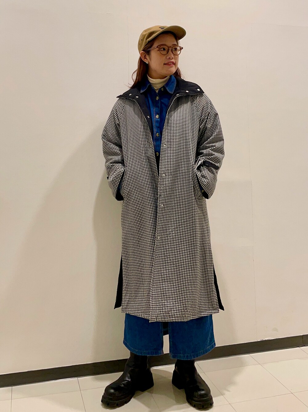 「冬コーデ、古着、ロングジャケット、コート、ダウンジャケット、ギャップ」｜「Kastaneの【マルチウェイ】ベスト付きナイロンリバーシブルコート（ナイロンジャケット、ブラック系）」を使った、いまむら　みすずさん（レディース・164cm）の冬コーディネートの1枚目の写真