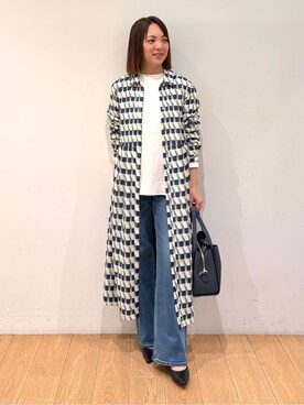 「INDIVI（インディヴィ）の【洗える／2WAY】ベルト付き ジオメトリック柄 シャツワンピース（ワンピース、ブルー系）」を使った、mikkoさん（レディース・159cm）の春コーディネート