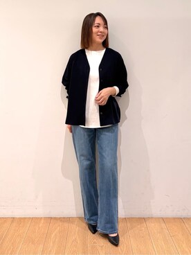 「INDIVI（インディヴィ）の【洗える／UVケア／マットサテン】Vネックドルマンスリーブブラウス（シャツ/ブラウス、ブルー系）」を使った、mikkoさん（レディース・159cm）の春コーディネート