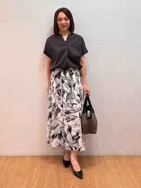 「INDIVI（インディヴィ）の【洗える／SETUP可能】スキッパーブラウス（シャツ/ブラウス、ブラック系）」を使った、mikkoさん（レディース・159cm）の春コーディネート
