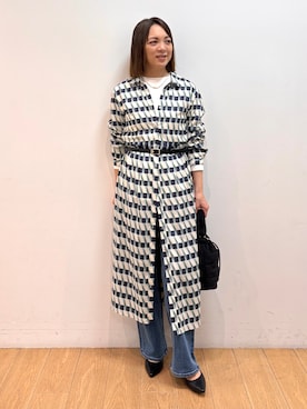 「INDIVI（インディヴィ）の【洗える／2WAY】ベルト付き ジオメトリック柄 シャツワンピース（ワンピース、ブルー系）」を使った、mikkoさん（レディース・159cm）の春コーディネート