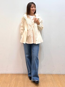 「INDIVI（インディヴィ）の【撥水／フード取外し可】凹凸素材ブルゾン（ブルゾン、ホワイト系）」を使った、mikkoさん（レディース・159cm）の春コーディネート