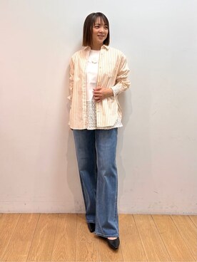 「INDIVI（インディヴィ）の【2WAY／洗える】ラメストライプ コットン混シャツ（シャツ/ブラウス、オレンジ系）」を使った、mikkoさん（レディース・159cm）の春コーディネート