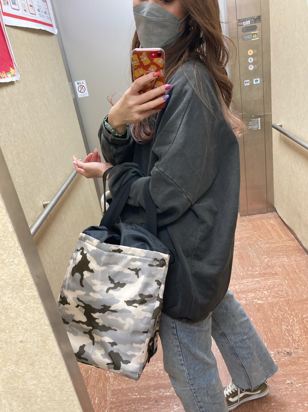 「coca（coca）のアイテム（スウェット、グレー系）」を使った、12345cana8910さん（レディース・166cm）の冬コーディネートの1枚目の写真