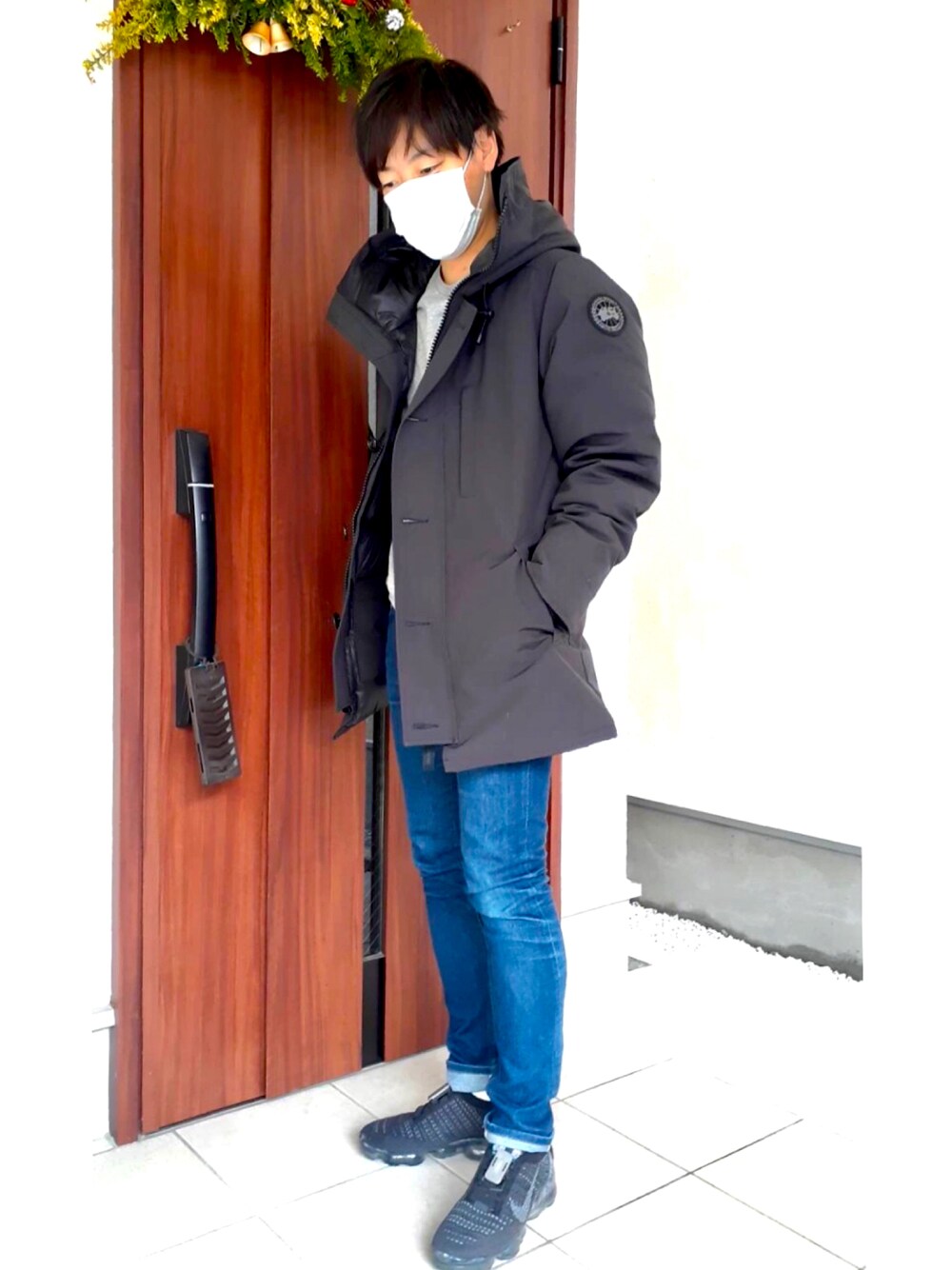 「CANADA GOOSE、カナダグース、ブラックレーベル」｜「CANADA GOOSEのアイテム（ダウンジャケット/コート、ブラック系）」を使った、yoxuxtaさん（メンズ・170cm）の冬コーディネートの1枚目の写真