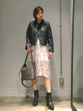 「アイテム（ライダースジャケット、グリーン系）」を使った、Miaさん（レディース・162cm）の春コーディネート