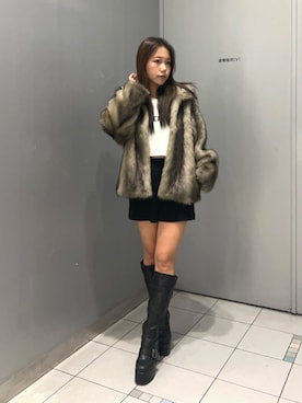 「MURUA（ムルーア）のアイテム（パンツ）」を使った、山本莉子さん（レディース・156cm）の秋コーディネート