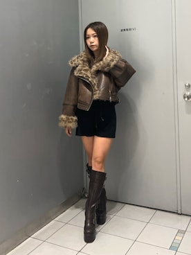 「MURUA（ムルーア）のアイテム（パンツ）」を使った、山本莉子さん（レディース・156cm）の秋コーディネート