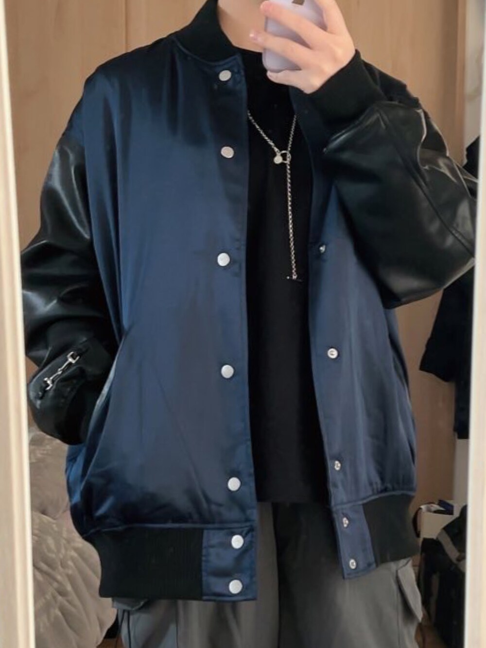 「ADRERのstadium ska jumper/スタジアムスカジャンパー（スタジャン、ブルー系）」を使った、Atさん（レディース・154cm）の秋コーディネートの1枚目の写真