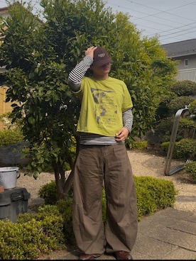 「YOLO（ヨーロ）のアイテム（パンツ、ブラウン系）」を使った、暇人さん（メンズ・165cm）の春コーディネート