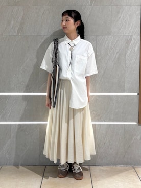 「SHIPS（シップス）のアイテム（トートバッグ）」を使った、浅野さん（レディース・158cm）の秋コーディネート