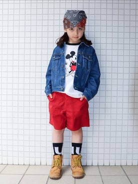「Timberland（ティンバーランド）の【定番】6インチ プレミアム ウォータープルーフ ブーツ ユース（ブーツ、ベージュ系）」を使った、REOさん（キッズ・125cm）の春コーディネート