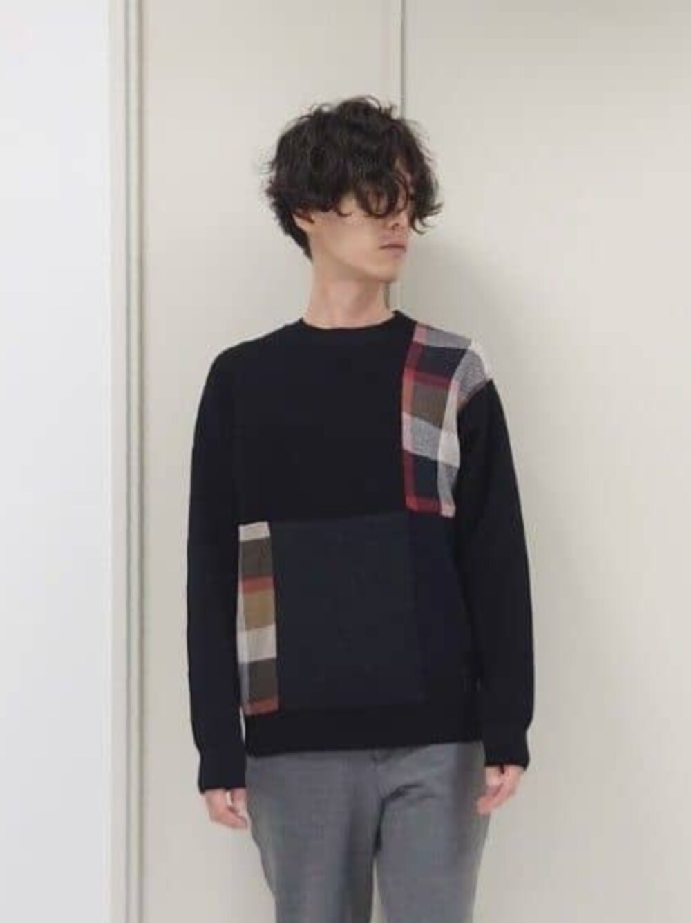 「blacklabel、blacklabel crestbridge、ブラックレーベルクレストブリッジ、ブラックレーベル、スタッフコーディネート、ニット」｜「BLACK LABEL CRESTBRIDGEのクレストブリッジチェックパッチワークニット（ニット/セーター、ブラック系）」を使った、ブラックレーベル・クレストブリッジ公式さん（メンズ・169cm）の秋コーディネートの1枚目の写真
