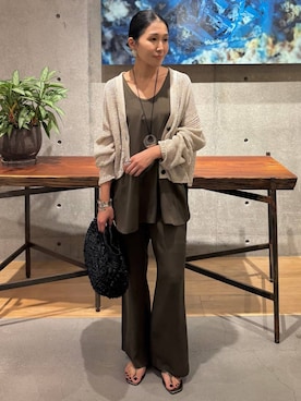 「Chaos（カオス）のChaos(カオス)/シルシャーパンツ　【セットアップ可】（その他パンツ、ブラウン系）」を使った、hirocoさん（レディース・162cm）の春コーディネート