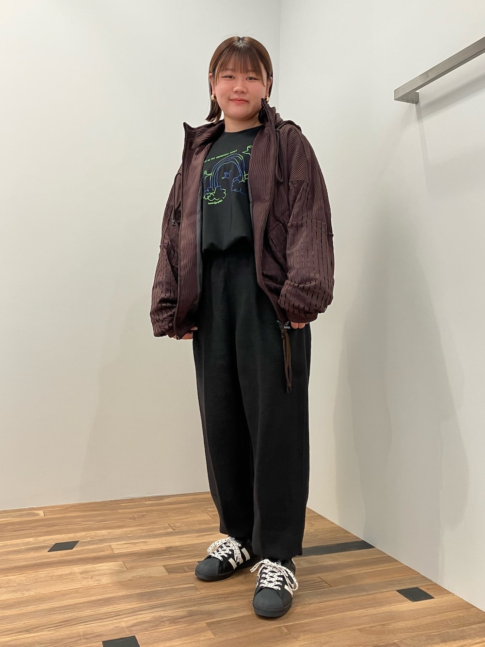 アディダスオリジナルス　ニュートラルコート　フェイクジャケット　ブラック　M adidas（アディダス）の「ニュートラルコート フェイク