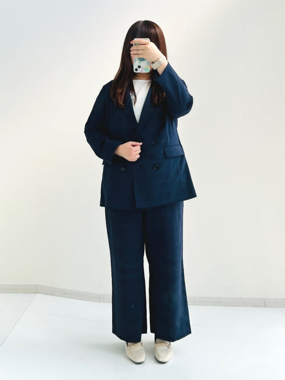 「レディースファッション、大きいサイズレディースファッション、スタッフ、ぽっちゃり、夏コーデ、pattok、働く服」｜「nissenのビット付ローファーパンプス（低反発中敷）（ローファー、ベージュ系）」を使った、ゆきさん（レディース・158cm）の春コーディネートの1枚目の写真