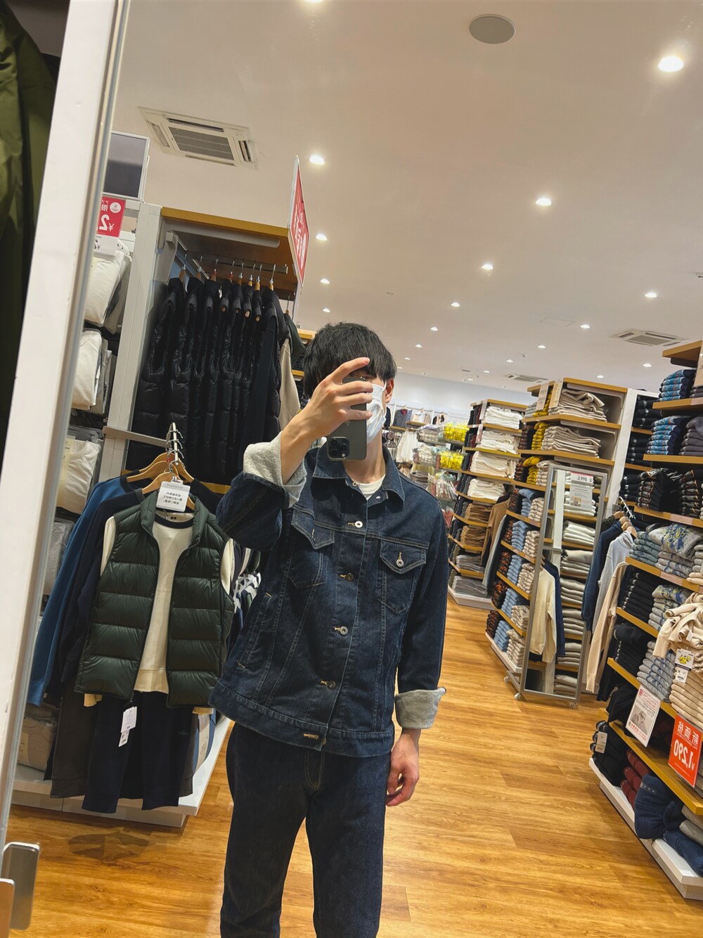 「だから秋服が好き、バイク、UNIQLO U、orslow、KLEMAN、大学生、デニムオンデニム、ジーンズ」｜「orSlowの【orSlow】STANDARD DENIM 105 ONEWASH / MEN（デニムパンツ、ブルー系）」を使った、はなださん（メンズ・172cm）の秋コーディネートの1枚目の写真