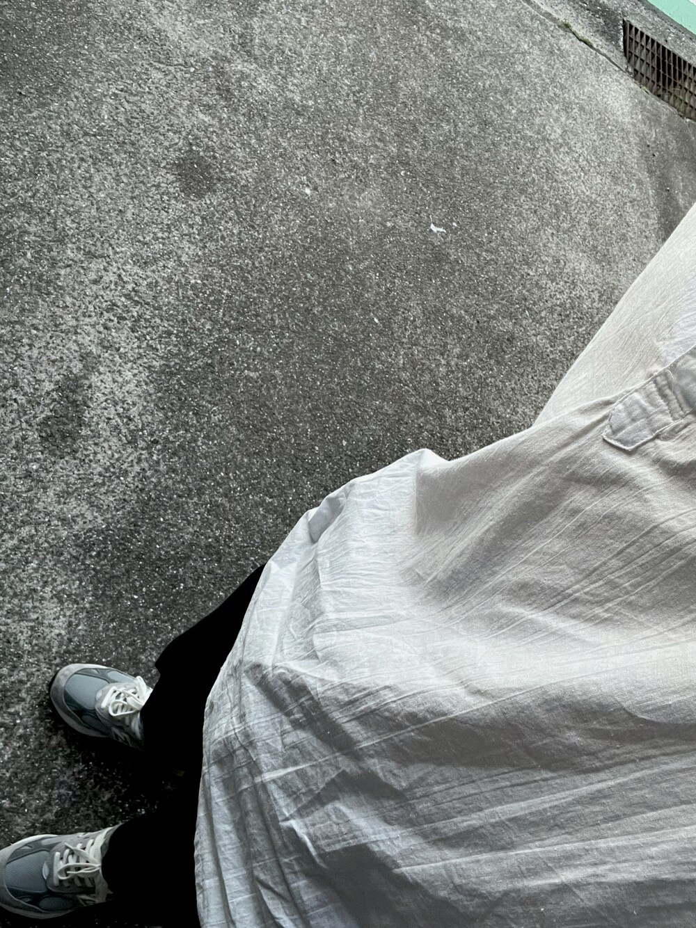 「だから秋服が好き、New Balance、newbalance993、UNIQLO U、スリーピングシャツ、ビッグシルエット、大学生」｜「NEW BALANCEのアイテム（スニーカー、グレー系）」を使った、はなださん（メンズ・172cm）の秋コーディネートの1枚目の写真