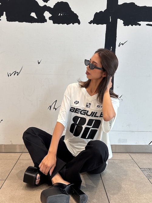 BEGUILE 82SPORTY VネックBIG Tシャツ