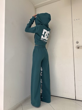 「アイテム（スウェットパンツ、グリーン系）」を使った、harukiさん（レディース・158cm）の秋コーディネート