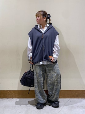 「アイテム（デニムパンツ、グリーン系）」を使った、miii.さん（レディース・151cm）の秋コーディネート