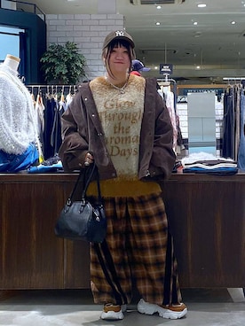 「PBLIM（ページボーイリム）のアイテム（スラックス）」を使った、miii.さん（レディース・151cm）の秋コーディネート