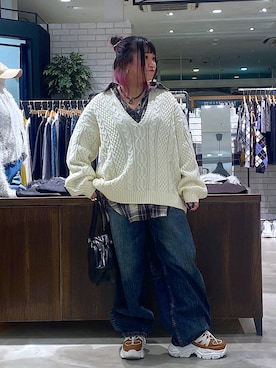 「PBLIM（ページボーイリム）の《UNISEX》スラブブリーチデニム（デニムパンツ）」を使った、miii.さん（レディース・151cm）の秋コーディネート