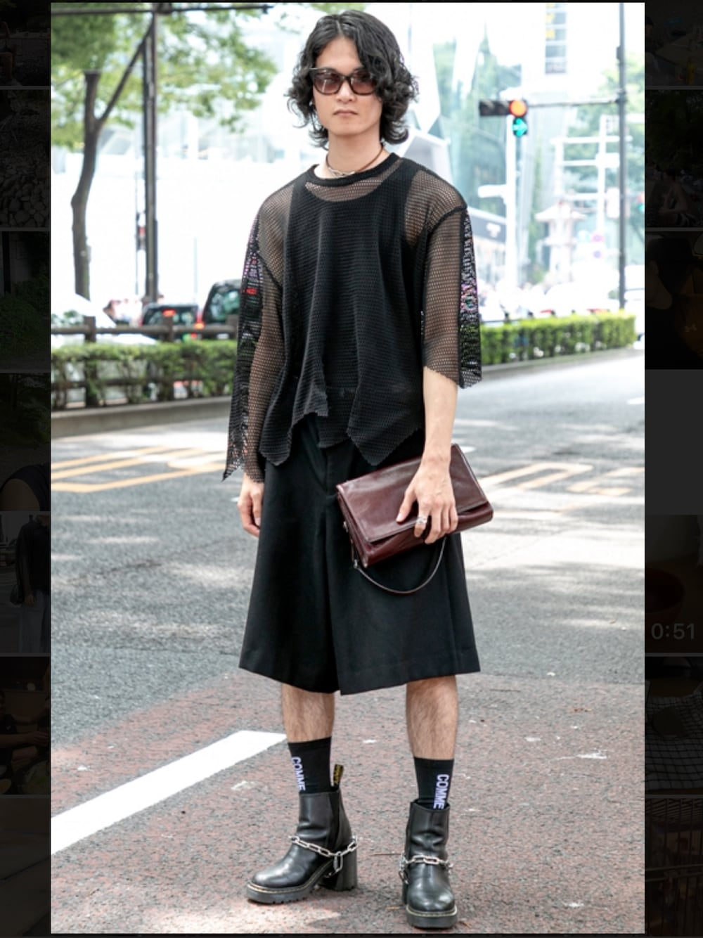 「メンズファッション、COMME des GARCONS HOMME PLUS、モード、モノトーン、ハーフパンツ、お洒落さんとつながりたい」｜「ELLEのアイテム（ハンドバッグ、レッド系）」を使った、ケンティーさん（メンズ・173cm）の秋コーディネートの1枚目の写真