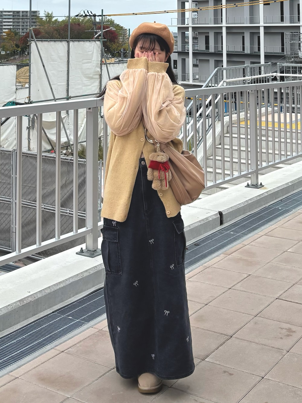 「春めき満開コーデ、春コーデ、大人カジュアル、淡色コーデ、春色、休日スタイル、デートコーデ、カーディガン、お出かけコーデ、ショルダーバッグ、リボン」｜「mysticのloti ワンショルダークロワッサンBAG（ショルダーバッグ、ベージュ系）」を使った、yuririn*さん（骨格ウェーブ・レディース・156cm）の春コーディネートの1枚目の写真