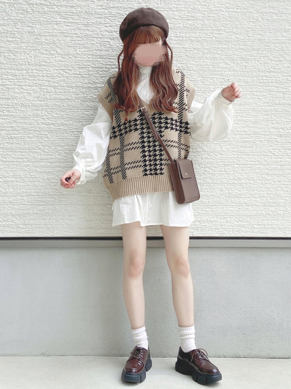 「ベージュ、ベスト、ブラウン、ボリューム袖、秋服準備はじめました、秋トレンド2021、休日スタイル、ベレー帽、シャツワンピ、ミニバッグ、厚底シューズ」｜「Heatherのグレンチェックニットベスト  219170（ベスト、ベージュ系）」を使った、yuririn*さん（レディース・156cm）の秋コーディネートの1枚目の写真