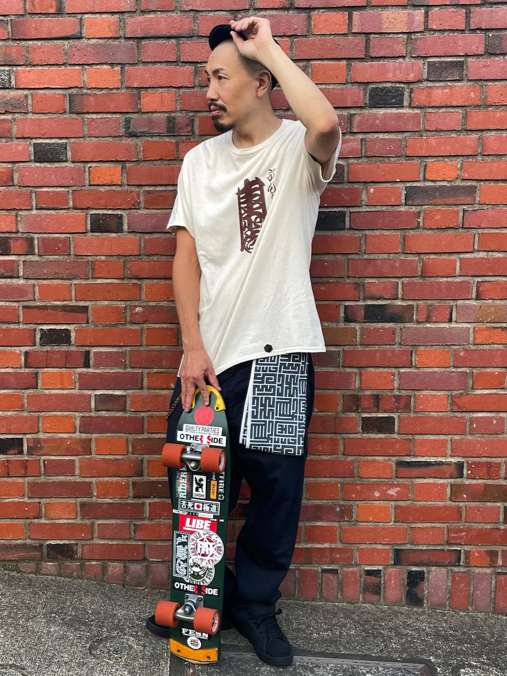 「yokozunashoten、FESN、LIBE BRAND UNIVS」｜「yokozunashotenのアイテム（Tシャツ/カットソー、その他）」を使った、JAGさん（メンズ・177cm）の冬コーディネートの1枚目の写真