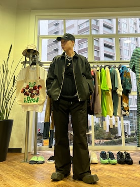 「DANKE SCHON（ダンケシェーン）のアイテム（スラックス）」を使った、ながさきたいがさん（メンズ・169cm）の冬コーディネート
