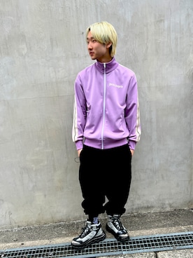 「WHITELAND（ホワイトランド）のアイテム（スウェットパンツ）」を使った、ながさきたいがさん（メンズ・169cm）の春コーディネート