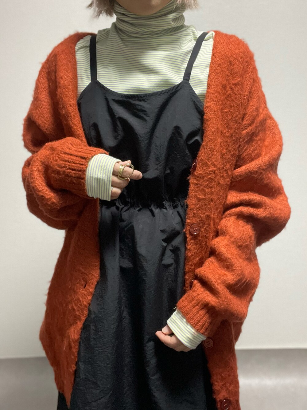 「カーディガン」｜「WEGOのWEGO/モヘアライクBIGカーディガン（カーディガン/ボレロ、オレンジ系）」を使った、ⓒⓗⓘーⓒⓗⓐⓝさん（レディース・161cm）の冬コーディネートの1枚目の写真