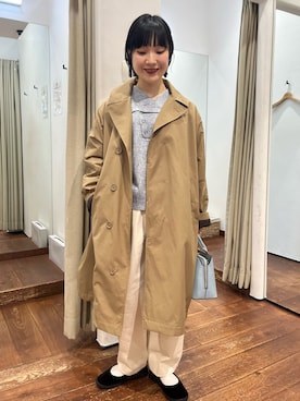 「アイテム（ステンカラーコート）」を使った、久木 美音さん（レディース・157cm）の秋コーディネート