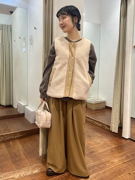 「アイテム（ボストンバッグ）」を使った、久木 美音さん（レディース・157cm）の秋コーディネート