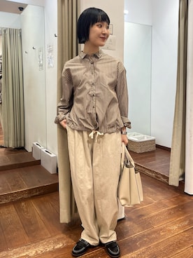 「アイテム（腕時計）」を使った、久木 美音さん（レディース・157cm）の秋コーディネート