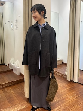 「かぐれ（カグレ）のコットンストライプレギュラーシャツ（シャツ/ブラウス）」を使った、久木 美音さん（レディース・157cm）の秋コーディネート