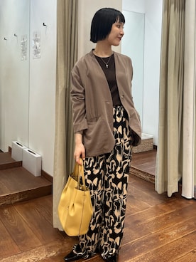 「アイテム（ノーカラージャケット）」を使った、久木 美音さん（レディース・157cm）の秋コーディネート