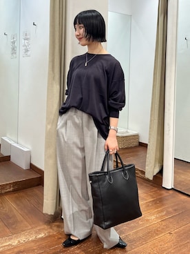 「URBAN RESEARCH（アーバンリサーチ）のアイテム（パンプス）」を使った、久木 美音さん（レディース・157cm）の秋コーディネート