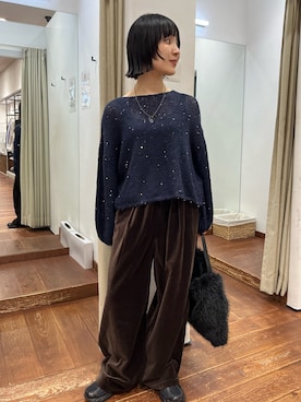 「アイテム（ハンドバッグ）」を使った、久木 美音さん（レディース・157cm）の秋コーディネート