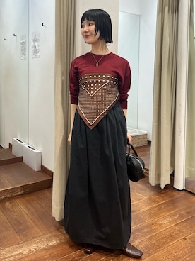 「アイテム（バンダナ/スカーフ、ブラウン系）」を使った、久木 美音さん（レディース・157cm）の秋コーディネート