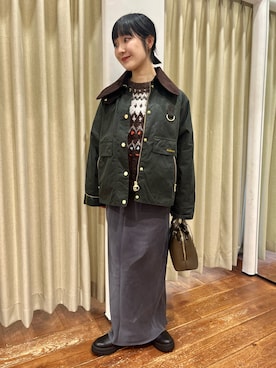 「アイテム（テーラードジャケット）」を使った、久木 美音さん（レディース・157cm）の秋コーディネート