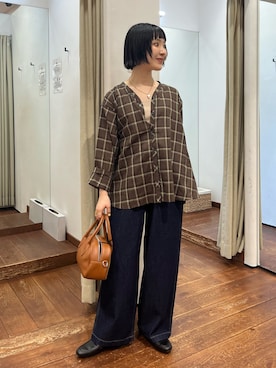 「URBAN RESEARCH DOORS WOMENS」｜「アイテム（パンプス）」を使った、久木 美音さん（レディース・157cm）の秋コーディネート