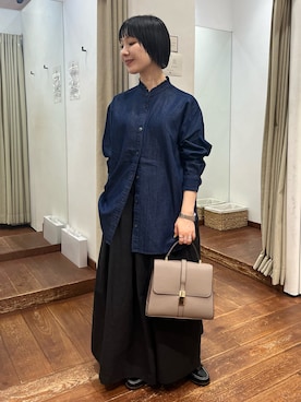 「アイテム（アナログ腕時計）」を使った、久木 美音さん（レディース・157cm）の秋コーディネート