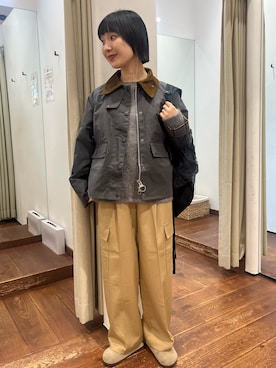 「アイテム（バックパック/リュック）」を使った、久木 美音さん（レディース・157cm）の秋コーディネート