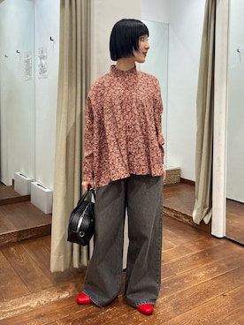 「URBAN RESEARCH DOORS（アーバンリサーチドアーズ）のスクエアトゥリボンミュール（サンダル）」を使った、久木 美音さん（レディース・157cm）の秋コーディネート