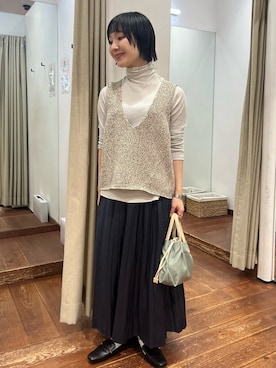 「アイテム（ローファー）」を使った、久木 美音さん（レディース・157cm）の秋コーディネート