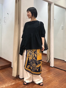 「かぐれ（カグレ）のコットンクレープギャザーブラウス（Tシャツ/カットソー、ブラック系）」を使った、久木 美音さん（レディース・157cm）の春コーディネート